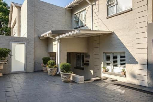 37 Alexandra Avenue, Self Catering Executive Apartment No Load Shedding And Water Outages Johannesburg Exterior photo